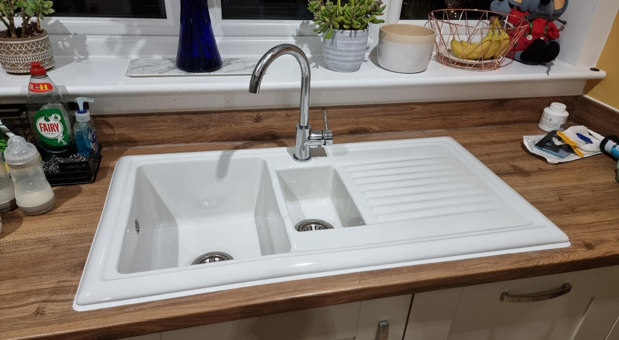 Ceramic Sink and Tap Fitted
